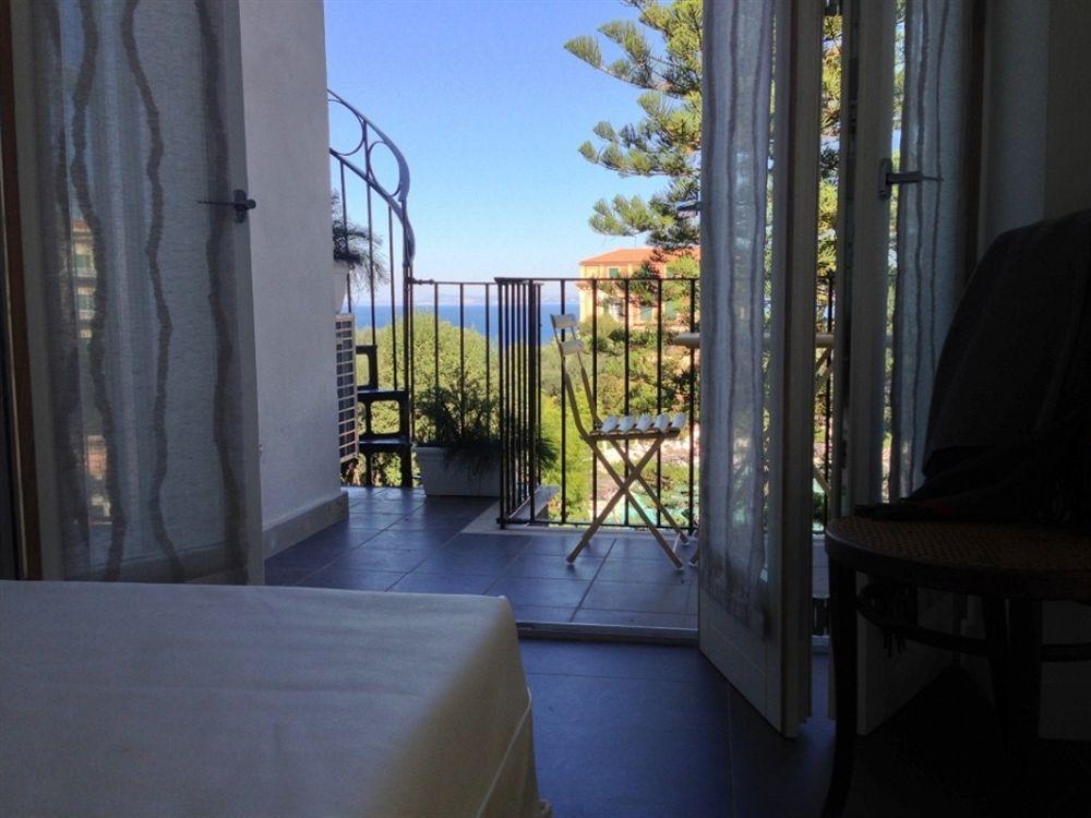 Agora Apartments Sorrento Luaran gambar