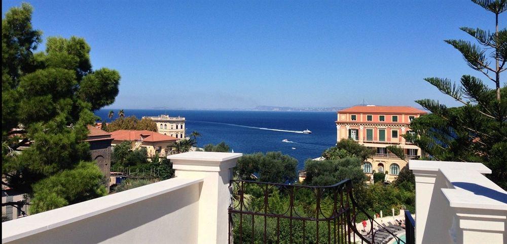 Agora Apartments Sorrento Luaran gambar